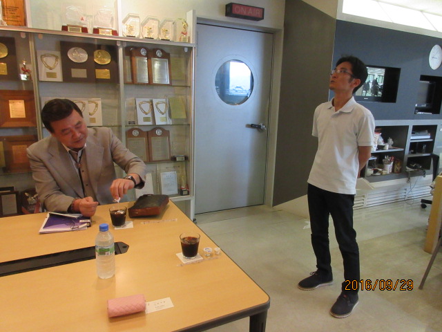 H28.9.29スタンバイ中内田名人様と.JPG H28.9.29スタンバイ中内田名人様と.JPG